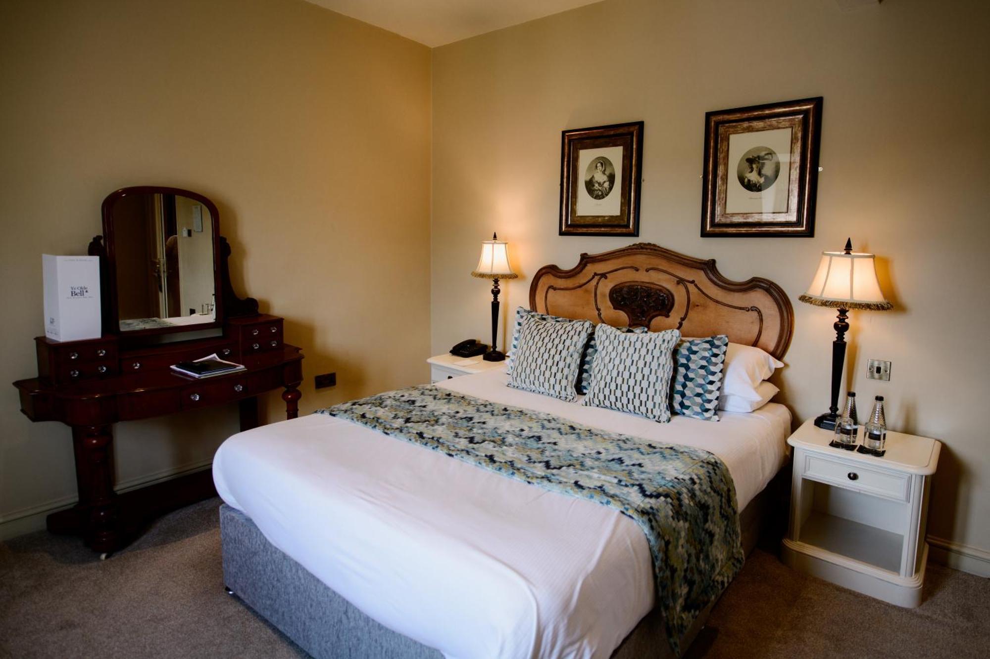 Ye Olde Bell Hotel & Spa Ретфорд Экстерьер фото