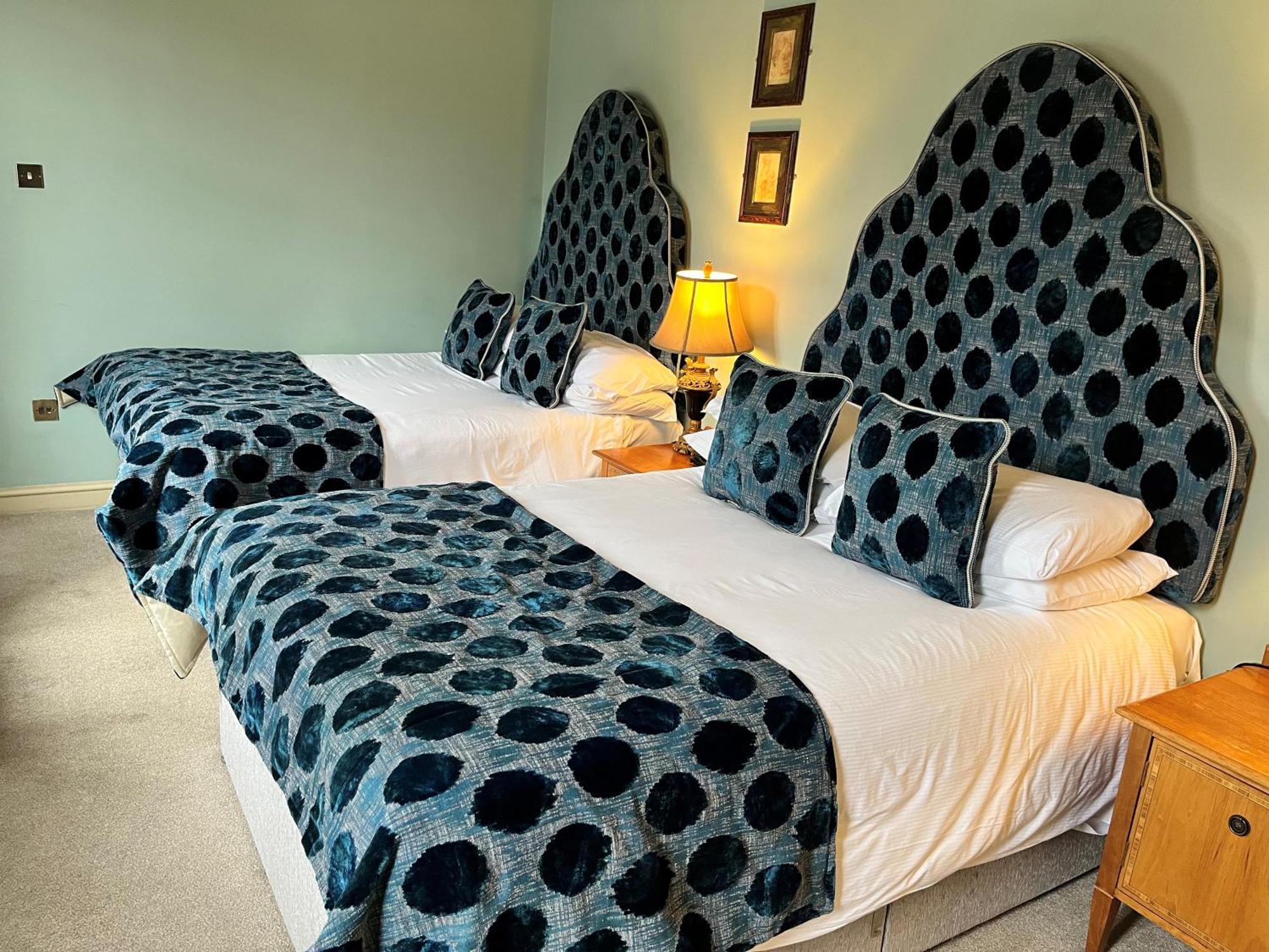 Ye Olde Bell Hotel & Spa Ретфорд Экстерьер фото